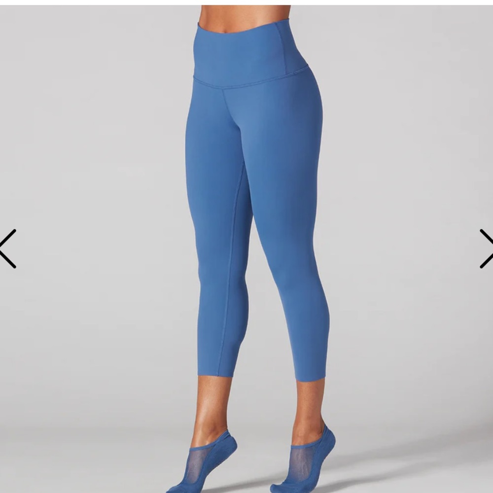 Lululemon Reveal Crop Sky Blue Women’s 12 XL